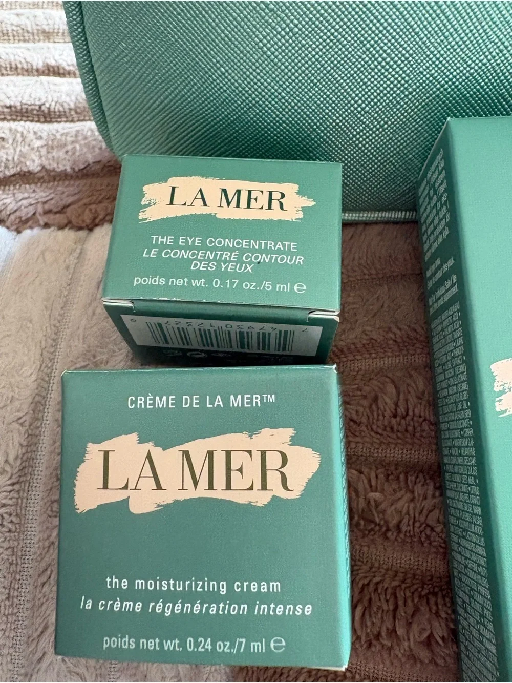 La Mer Skincare Boxes and Matching Pouch - Sea Green